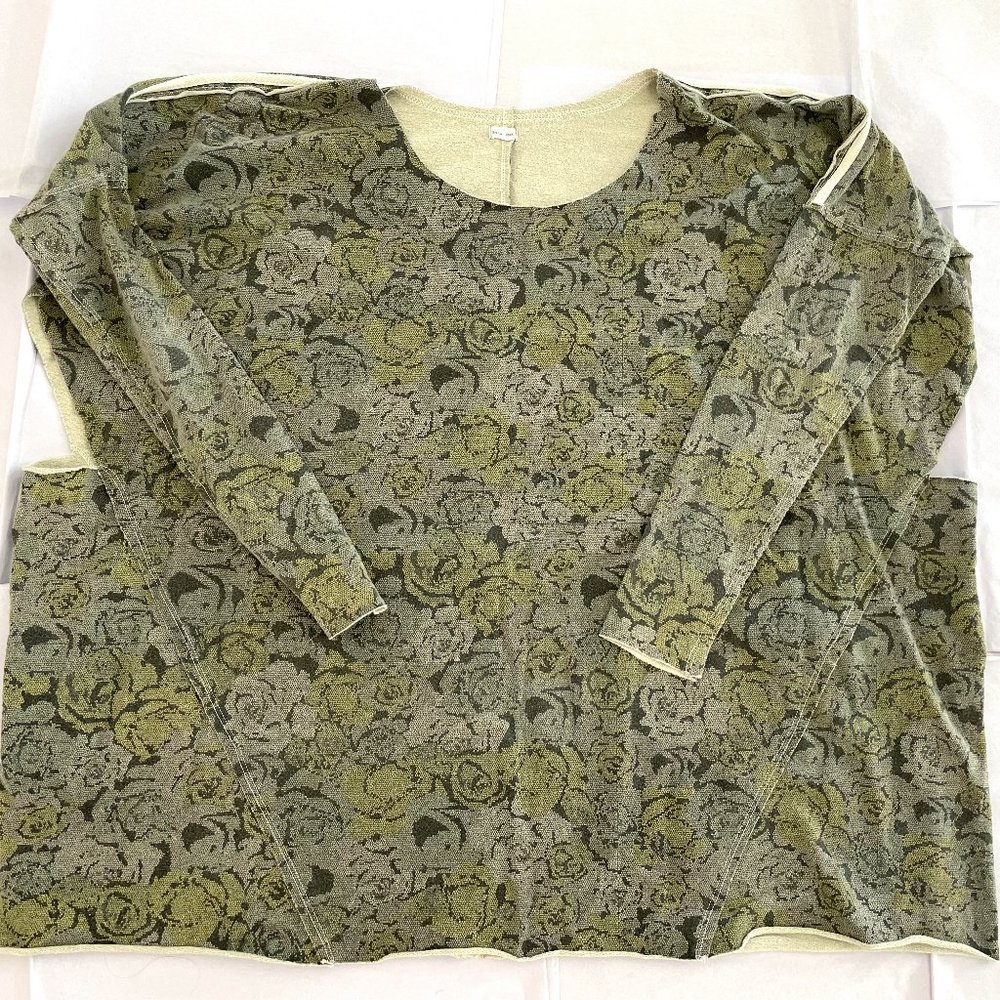 Seneca Rising Sweatshirt with Cutout Sides Relaxed Oversized Loungewear Top